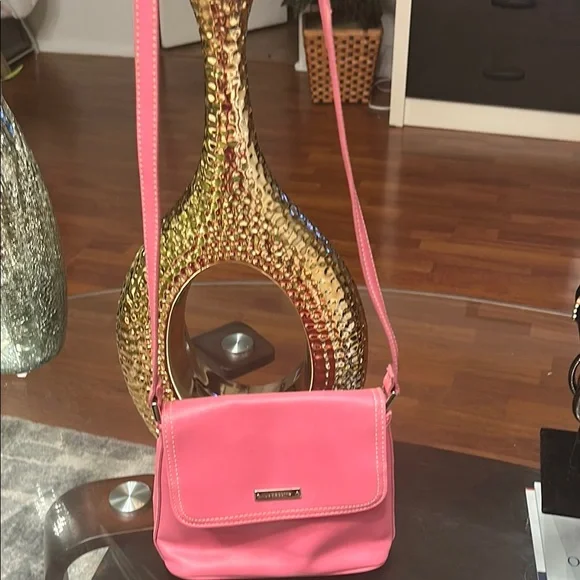 Liz Claiborne Pink leather Crossbody Bag with Flap Closure - Picture 10 of 10